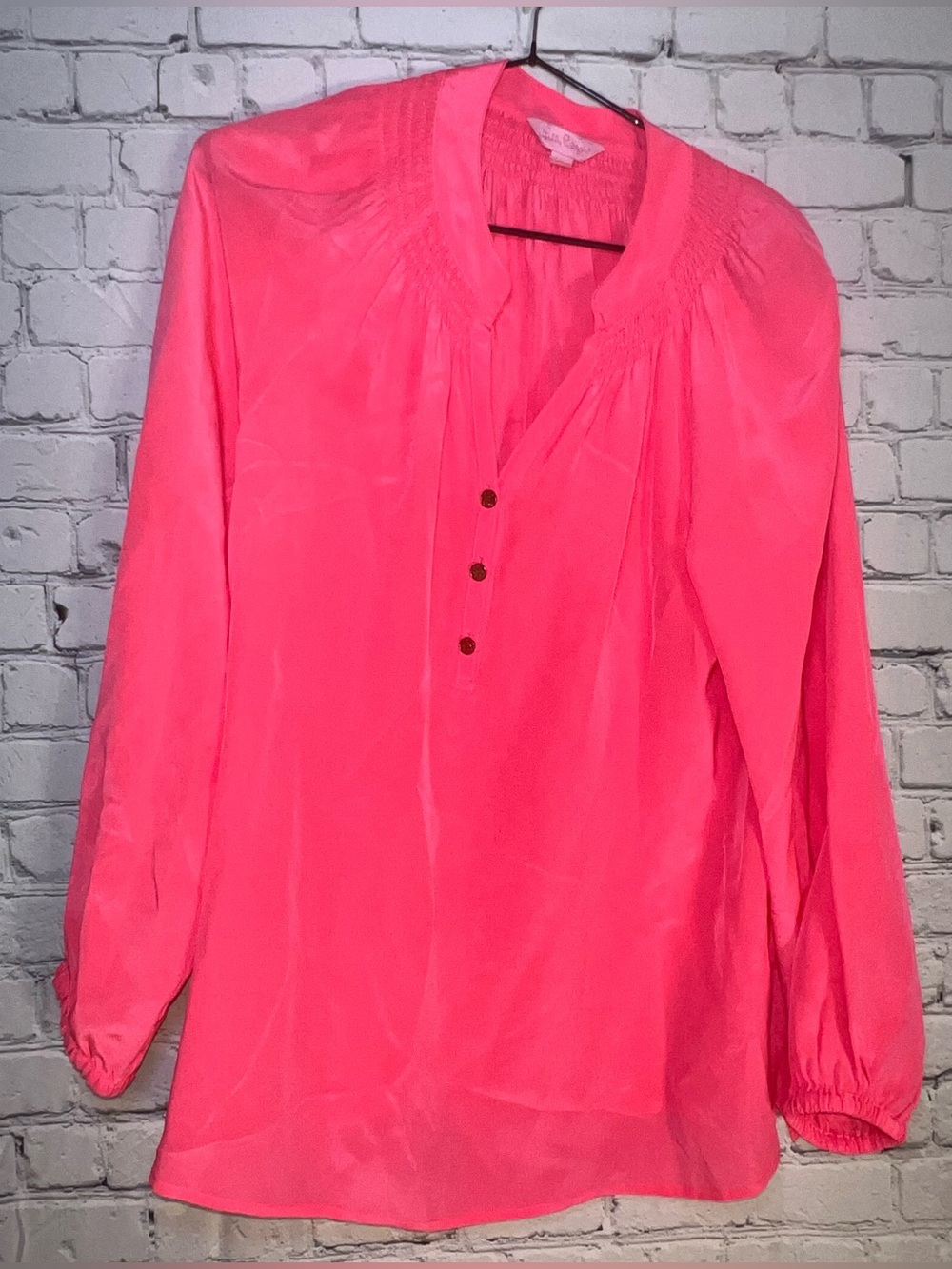 Lilly Pulitzer Pink Lightweight Blouse V Neck Women’s Small - EUC ☀️